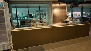 Estante de Pared para Cafetería, Bistro o Centro Comercial, Estilo Americano, de Acero Inoxidable Duradero con Recubrimiento en Polvo y Corte Láser, con Rejilla - Product Image 4