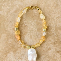 Pulseras de Piedras Naturales Rojas Hechas a Mano al por Mayor para Verano con Abalorios y Dije de Pez Dorado Ajustable para Mujer