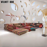 Canapé de Designer Roche Bobois, Collection Mahjong, Modulable et Convertible, Tissus Colorés Chic et Écologiques, Composants au Sol