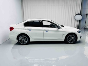 Acceptons les commandes personnalisées – BMW Série 1 118i Sport 2018 d'<span class=keywords><strong>occasion</strong></span> à prix abordable avec sièges en cuir, caméra de recul, faible consommation de carburant, équipement premium - Product Image 4