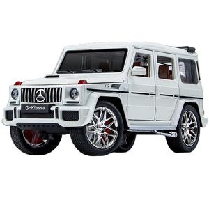 Voiture jouet en alliage moulé sous pression 1:24 4 roues modèle SUV six portes avec son et lumière pour enfants - Product Image 3