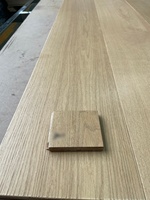 Parquet en chêne ingénierie de qualité AB, finition mate, brossé clair, huilé pour extérieur, système à languette et colle
