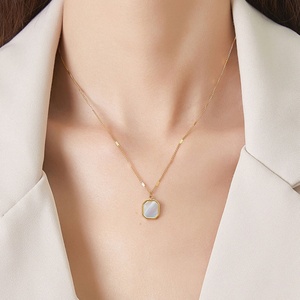 Colliers élégants en gros, hypoallergéniques, en acier inoxydable, avec pendentifs coquillages, pour femmes/hommes - Product Image 2