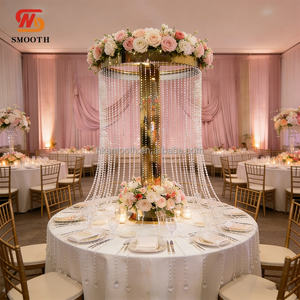 Elegante Centro de Mesa Dorado Brillante para Bodas, Soporte Alto de Metal para Flores con Cuentas Acrílicas de Acero Inoxidable - Product Image 2