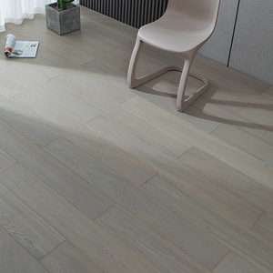 Tablones de madera de roble blanco multicapa de 20 mm, grado AB asiático, FSC, resistentes al desgaste y fáciles de limpiar, con sistema T&G, para pisos, almacenamiento y armarios. - Product Image 1