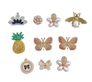 Abalorios <span class=keywords><strong>de</strong></span> diseño para decoraciones <span class=keywords><strong>de</strong></span> zapatos metal ostentoso DIY Venta caliente metal <span class=keywords><strong>de</strong></span> clase alta con amuleto <span class=keywords><strong>de</strong></span> zapato - Product Image 2