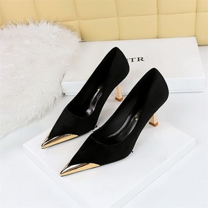 Fashion Party Women <b>Shoes</b> 2025 New Metal Pointed Suede Zapatos De Mujer <b>Kitten</b> <b>Heels</b> for <b>Ladies</b> - Product Image 4