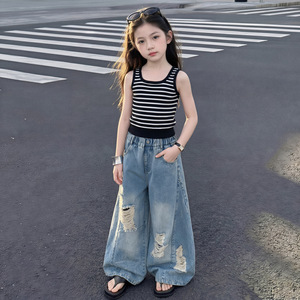 Conjunto de Ropa para Niña, Verano 2026, Top de Tirantes a Rayas Blancas y Negras + Jeans Anchos Desgastados, Traje de 2 Piezas - Product Image 3