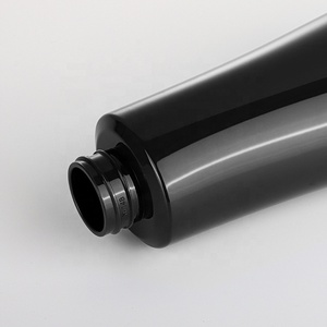 Envase de Lujo Personalizado con Logotipo, Envase de Plástico Cilíndrico Negro de <span class=keywords><strong>500</strong></span> ml y 750 ml para Lociones, Champú, con Bomba Dorada - Product Image 4