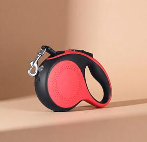Correa Retráctil de Lujo para Perros de 5 Metros, Personalizada en Rojo/Negro, Duradera, con Luz LED, Liberación Rápida, Bolsa para Excrementos, para Perros de hasta 30 kg, OEM ODM - Product Image 1
