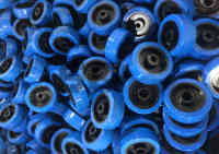 100mm 125mm 200mm 250mm bleu pu roulette prix usine style européen élastique caoutchouc roulette pivotante pour chariot chariot