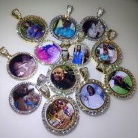 Pendentif médaillon photo personnalisé plaqué or, serti de pierres, style hip-hop, collier unisexe, cadeau