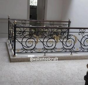 Rampe d'escalier en fer forgé de designer avec détails en laiton des deux côtés, rampe intérieure haut de gamme, exportateur, vente en gros, taille personnalisée - Product Image 3