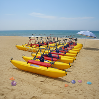 Bicyclette à eau flottante Bateaux à pédales Tubes de banane en plastique Installations d'amusement aquatique Matériel PE en vente