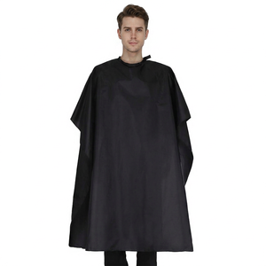 Capa de Barbero Desechable Resistente al Agua para Corte de Cabello en Salón, Hecha de Poliéster - Product Image 1