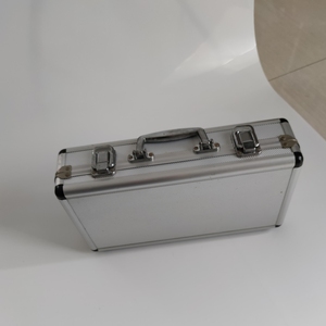 Ensemble de pétanque écologique 2024, 8 boules de 72 mm de diamètre avec étui métallique - Product Image 3