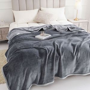 Eco-Friendly Luxury Stylish Printed Flannel Knitted <b>Throws</b> Blanket-All-Season Skin-Friendly Sustainable Product - Product Image 3