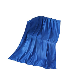 Manta de Acrílico Sólido de 110x150cm - Manta de Punto Suave y Lujosa para Sofá y Decoración de Sala de Estar - Product Image 1