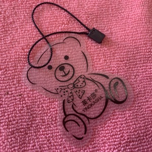 Thời trang chết cắt cứng rõ ràng PVC nhựa hangtag, gấu in logo trong suốt PVC Swing tag với chuỗi - Product Image 1
