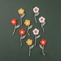 Petites broderies sans colle, idéales pour les pinces à cheveux DIY, les accessoires capillaires et les accessoires vestimentaires.