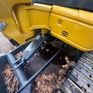 Presque neuf, économique en carburant, peu coûteux, mini-excavateur Komatsu PC35MR d'occasion de 3 tonnes pour l'aménagement paysager et le terrassement. - Product Image 5