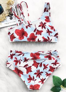 <span class=keywords><strong>Maillot</strong></span> <span class=keywords><strong>de</strong></span> <span class=keywords><strong>bain</strong></span> <span class=keywords><strong>taille</strong></span> <span class=keywords><strong>haute</strong></span> personnalisé <span class=keywords><strong>maillot</strong></span> <span class=keywords><strong>de</strong></span> <span class=keywords><strong>bain</strong></span> bikini à bretelles floral en rouge <span class=keywords><strong>avec</strong></span> divers motifs imprimés - Product Image 3