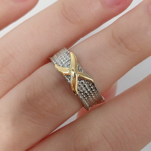 Anello Bicolore da Donna, Trendy e Audace, Accessorio per Feste e Uso Quotidiano, Idea Regalo - Product Image 4