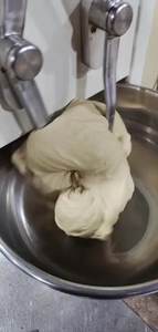 Machine à pétrir automatique à double bras, petite mais puissante, idéale pour la préparation de divers types de pâtes à usage domestique - Product Image 3