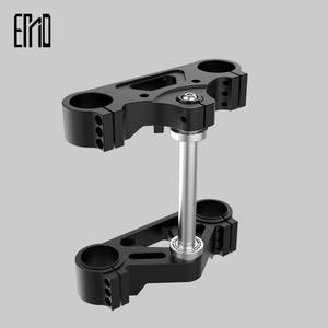 Triple Abrazadera para Motocicleta INCA Personalizada TP06 Universal Nueva con Garantía de Un Año - Product Image 3