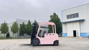 Montacargas Eléctrico de 3 Toneladas de Alta Calidad, Color Rosa, con Batería de Litio, con Certificación CE y Soporte Posventa - Product Image 2