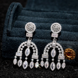 Orecchini Pendenti in Stile Barocco per Donne, Gioielli Eleganti e Scintillanti per le Orecchie - Product Image 2