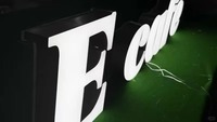 Enseignes publicitaires extérieures pour façades de magasins, enseignes commerciales 3D, logo de magasin, lettres en acrylique, enseignes électroniques éclairées par LED