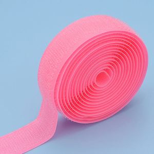 Rouleau de ruban adhésif en nylon rose à boucles auto-agrippantes 38mm 50mm 100mm Couleurs personnalisées professionnelles pour chaussures, équipements médicaux et sportifs - Product Image 1