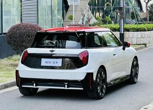 <span class=keywords><strong>MINI</strong></span> <span class=keywords><strong>JCW</strong></span> 3 portes électrique d'occasion 2025 Performance EV 468 km d'autonomie NEDC BOOST Overboost Châssis sport <span class=keywords><strong>JCW</strong></span> OLED Full L2 51,5 kWh - Product Image 6
