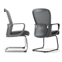 Chaise de bureau ergonomique moderne en maille avec dossier solide, base en acier et roulettes pivotantes pour la formation et les conférences (vente en gros)