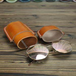Étui à lunettes rétro fait main en cuir tanné végétal, boîte créative portable en cuir de vache véritable, pochette pour lunettes - Product Image 3