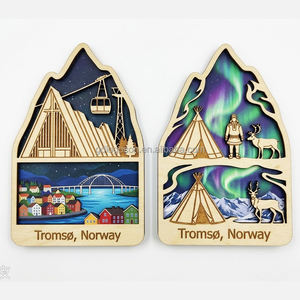 Aimant de réfrigérateur vintage en bois 3D superposé, Tromsø Norvège, Aurores boréales, Renne, Bergen, Souvenir, Aimant personnalisé en MDF, Cadeau de voyage - Product Image 1