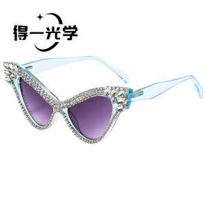 De Yi <b>Optics</b> Diamond Encrusted Cat Eye Sunglasses Black Frame Purple Lens UV400 Women's Fashion Sunglasses - Product Image 2