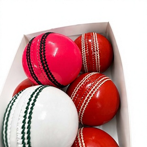 Pelota de Cricket de Cuero Duradera al por Mayor en Colores Rojo y Rosa, 156 g, Especial para Ligas y Partidos T20, Personalizable con Logotipo de Fábrica - Product Image 1