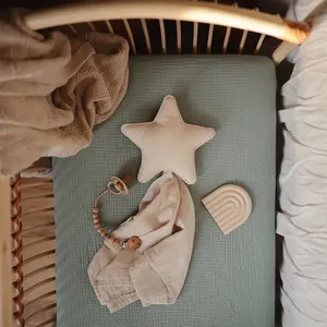 100% nefes organik pamuk bebek yatağı levha süper yumuşak makine yıkanabilir Muslin gömme beşik levha