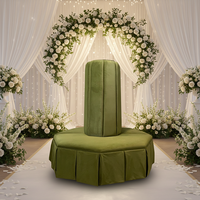 Canapé rond en velours vert Heywood pour événements de mariage et utilisation comme mobilier de mariage