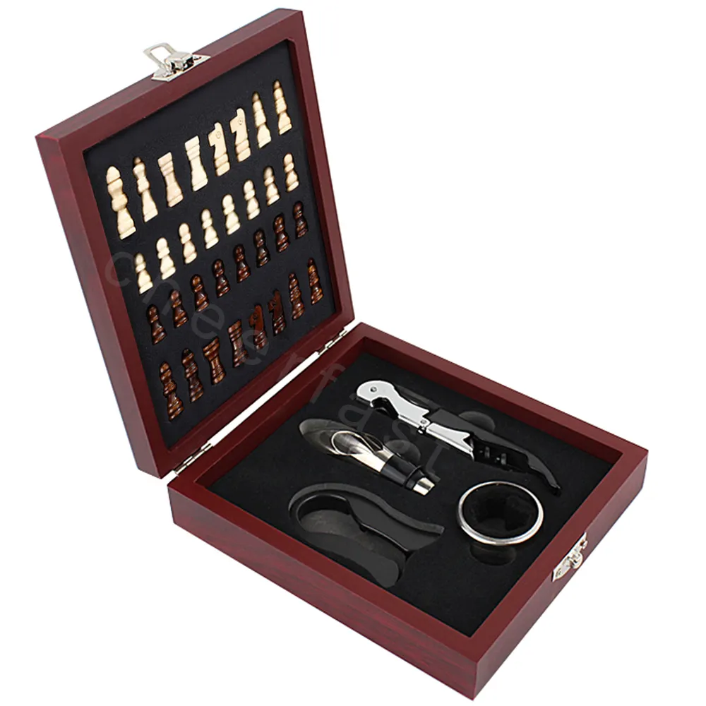뜨거운 판매 체스 디자인 4pcs 도구 와인 액세서리 선물 세트 상자