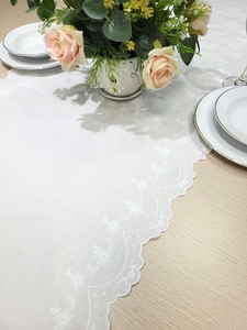 Caminos de Mesa Blancos de Algodón Hechos a Mano al por Mayor con Bordado de Diseño Floral Personalizado para el Hogar o Fiestas en Hoteles - Product Image 5