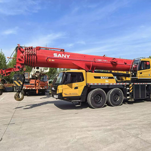 Grúa Todoterreno Usada de 80 Toneladas STC800T6 2021 en Excelentes Condiciones de Trabajo, Pluma de 60M, Contrapeso de 6 Secciones, Motor de 25 Toneladas, Caja de Cambios - Product Image 2