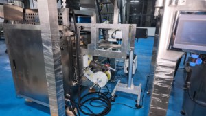 Machine d'emballage verticale automatique de qualité alimentaire à prix d'usine pour granulés 500g <span class=keywords><strong>1kg</strong></span> (noix, pistaches, grains de café, bonbons, graines) - Product Image 6