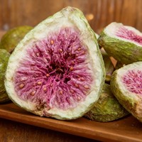 Volledig natuurlijk, zonder toevoegingen, voor veganistische productlijnen: gevriesdroogde vijgenblokjes
