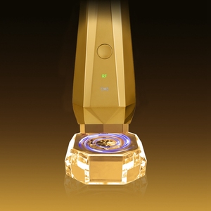 Machine de levage de peau multipolaire r f personnalisée étanche 24K plaqué or lifting de la peau e m s dispositif de tonification du visage à micro-courant
