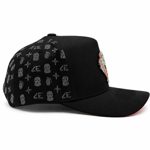 Casquette de baseball de luxe en daim intégral, style streetwear, avec épingles métalliques, patch en cuir, strass en cristal et logo brodé florentin personnalisé - Product Image 3