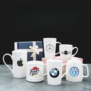 Taza de cerámica creativa para regalo de festival para oficina <span class=keywords><strong>y</strong></span> uso doméstico Taza de cerámica de café <span class=keywords><strong>con</strong></span> logotipo de diseño clásico para ocasiones comerciales - Product Image 3