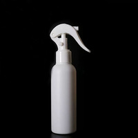 En stock 100ml 150ml 250ml 300ml 350ml 500ml Bouteilles rondes en plastique HDPE blanc avec brume fine Mini pulvérisateur à gâchette